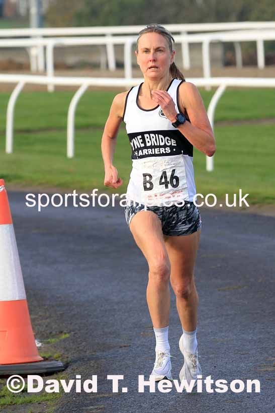 2022 Norman Woodcock Memorial Road Relays (organised by Elswick Harriers), Gosforth Park Racecourse, Newcastle.  Photo: David T. Hewitson/Sports for All Pics